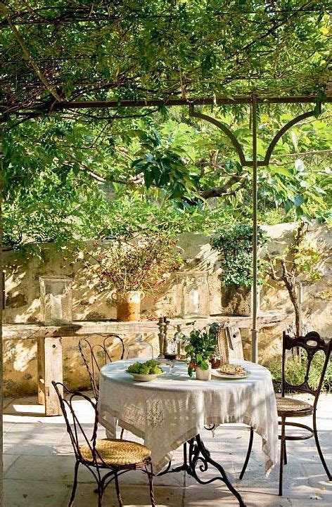 34 Refined Provence Inspired Terrace Décor Ideas French Garden