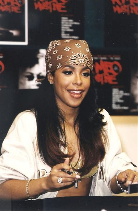 Style Aaliyah Rip Aaliyah Aaliyah Outfits Aaliyah Singer Steven