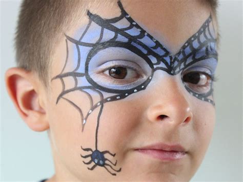 Paso a paso maquillaje para niños en Halloween BabyCenter Spider Face