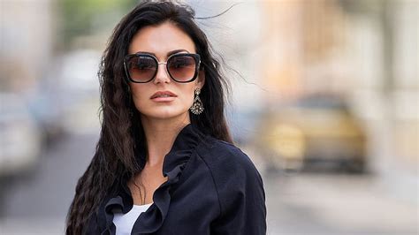 X Px Free Download Cute Beautiful Women Model Is Wearing Sunglasses And Black Coat And