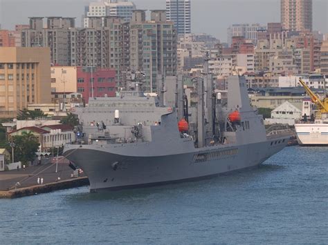 Taiwanese Navy Fast Combat Support Ship Rocs Pan Shi Aoe 532 2048 X