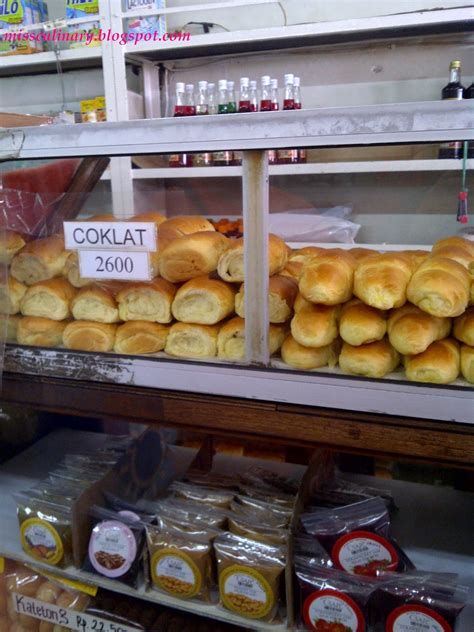 Cuisine Culture: Toko Sidodadi, Nostalgia Toko Kue