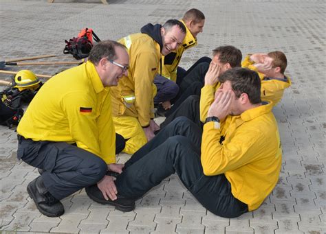 Erste Feuerspringerstaffel In Deutschland Nimmt Zum 1 April Den Dienst Auf Waldbrandteam