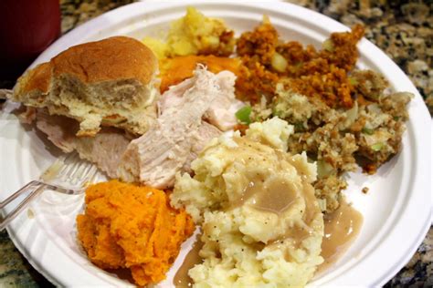 Give your turkey day menu a twist with these delicious southern thanksgiving recipes. How to make a Southern Thanksgiving meal | New in NOLA