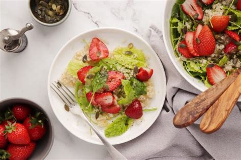 Kale Breakfast Salad With Quinoa And Strawberries Recipe Cookme Recipes