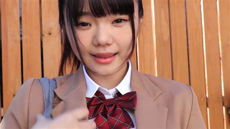 彼女の中身 京花萌 日本のアダルト動画 熟女 ときどき 若い娘