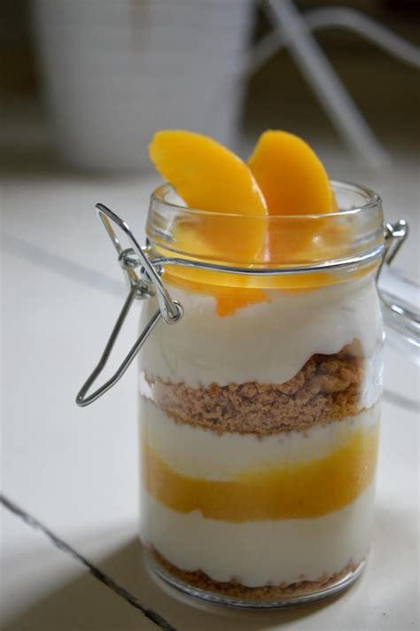 Pfirsich-Amarettini-Dessert im Glas - SarahsBackBlog | Dessert im glas pfirsich, Einfacher ...