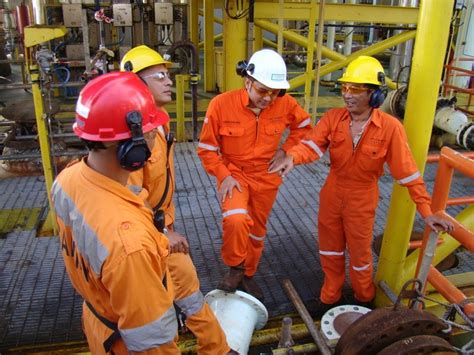 Over 330 companies are added to seekers monthly. My oil and gas adventure - Anas Alam Faizli | Astro Awani