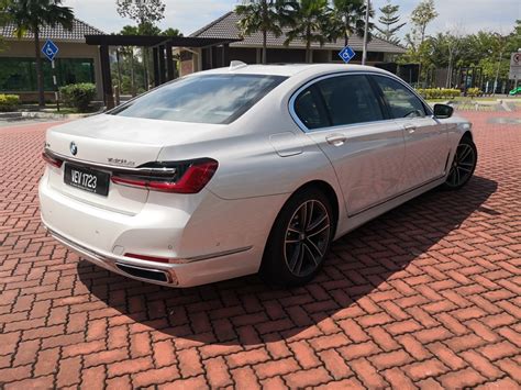 At an quantity of $ 90,095, the xdrive 740e locations efficiently between the $ 82,295 740i xdrive and 750i xdrive the $ 98,595. Review: BMW 7 Series 740Le xDrive - Making a Statement | BigWheels.my