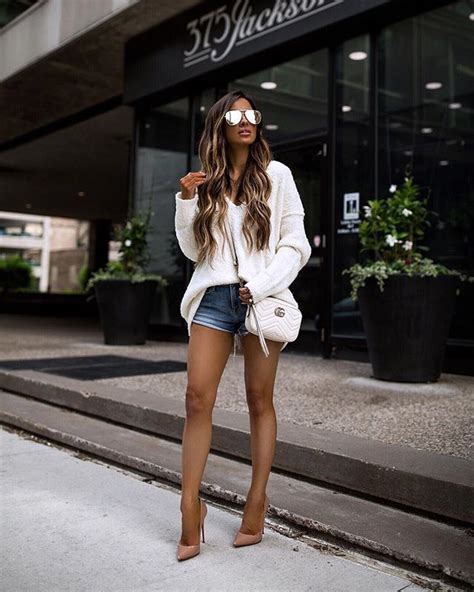 Soft And Comfy Oversized White Sweater Wuth Trendy Distressed Denim