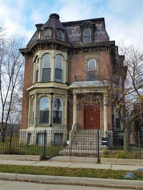 Downtown Detroit Brown Brick Houses Red Brick House Victorian Style