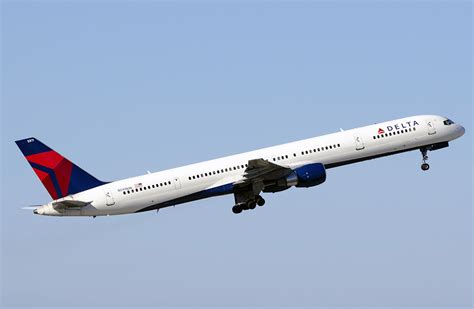 Boeing 757 300 Delta Airlines Photos And Description Of The Plane