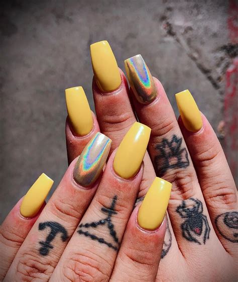 The 40 Hottest Yellow Acrylic Nails To Spice Up Your Fashion Nailart