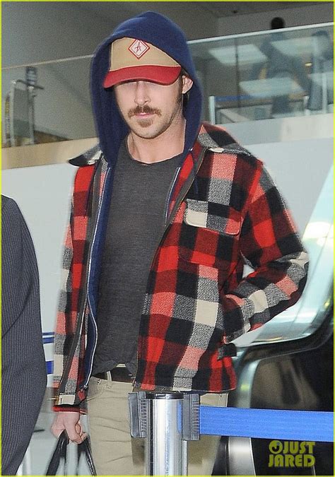 Ryan Gosling Returns To Los Angeles After Halloween Photo 3232094