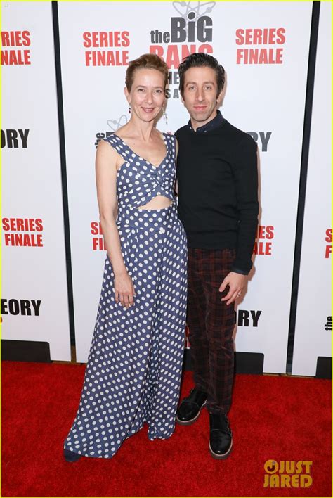 Photo Kaley Cuoco Jim Parsons Mayim Bialik Celebrate Big Bang Theory