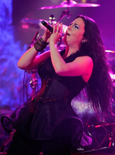 Amy Lee Of Evanescence Welcomes Son