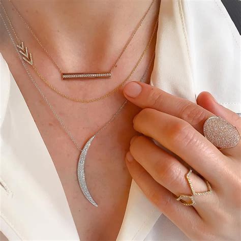 Efcollection In Bu Instagram Foto Raf N G R Be Enme Crescent Moon Necklace Moon