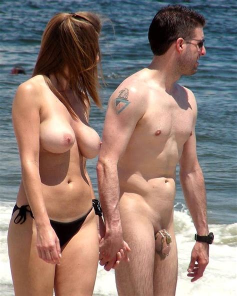 Голые пары с эрекцией на пляже фото порно
