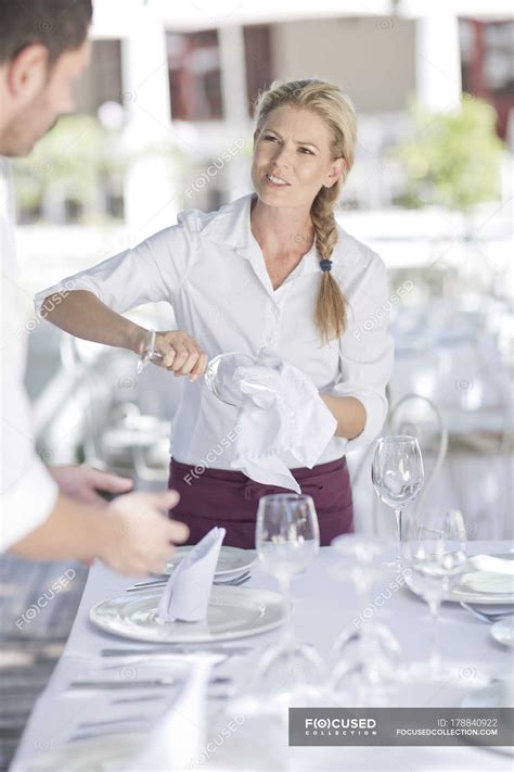 Waiters Setting Up An Outdoor Restaurant Table — Dishes Cleaning