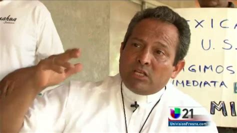 Padre Goyo de Michoacán Mexico visita Valle Video Univision 21