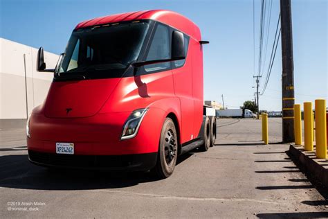 New Tesla Semi With Updated Windows Door Handles And Tail Lights