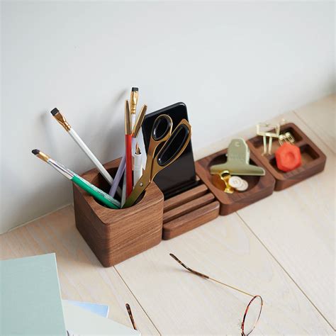 Wooden Desk Tidy Ideas This Simple Diy Wooden Office Desk Has Drawers