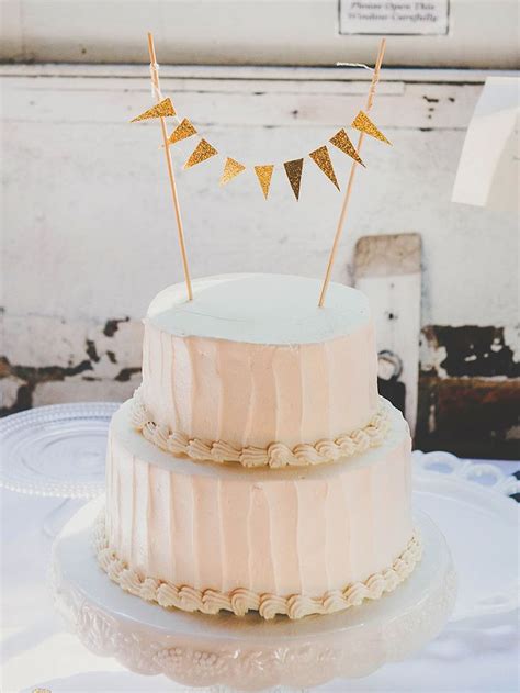 This Is A Diy Project You Can Totally Tackle Take A Look At These Awesome Diy Wedding Cake
