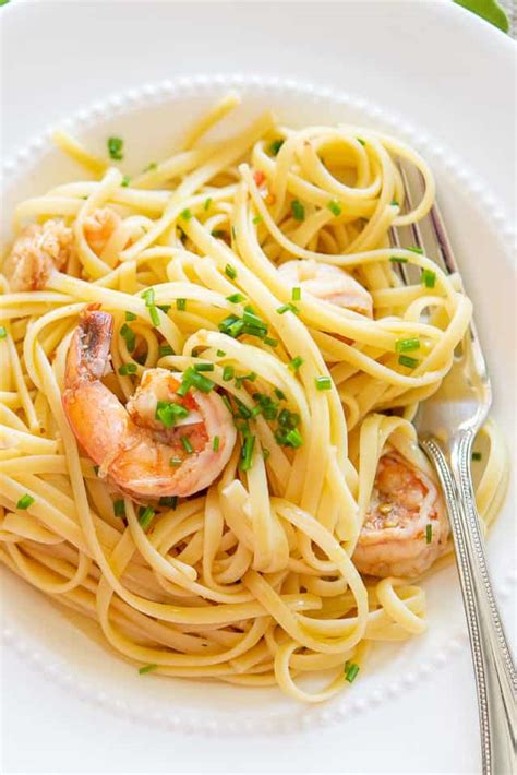 Shrimp Linguine With White Wine Garlic Tomato Fifteen Spatulas