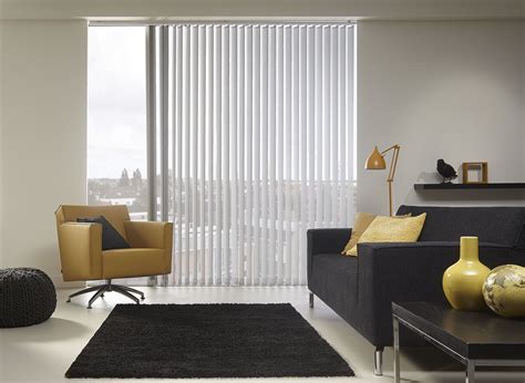 White Vertical Blinds Still An Easy Way To Dress A Window Cortinas