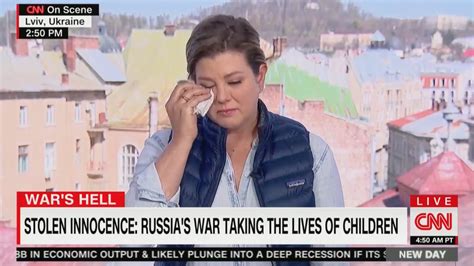 Cnn S Brianna Keilar Breaks Down In Tears During Report On Ukrainian