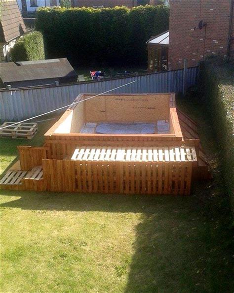 Build A Swimming Pool Out Of 40 Pallets • 1001 Pallets