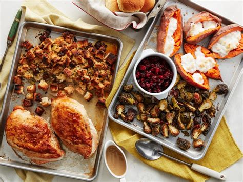 There are some similarities to the american thanksgiving fare but with a colorful, spicy mexican flair. 26 Easiest-Ever Thanksgiving Recipes | Thanksgiving ...