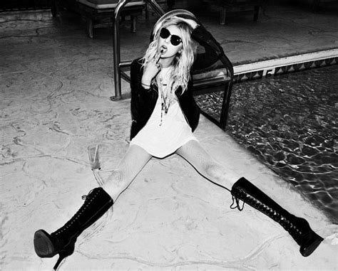 Taylor Momsen 20 Gets Pretty Reckless As She Poses For A Raunchy