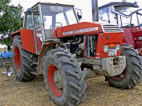 Fahrzeugseiten De Traktoren Zetor Chrystal 12011 12045 14045 Und