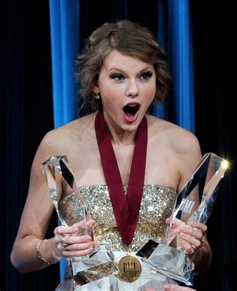 44 Photos Of Taylor Swifts Surprised Face In 2020