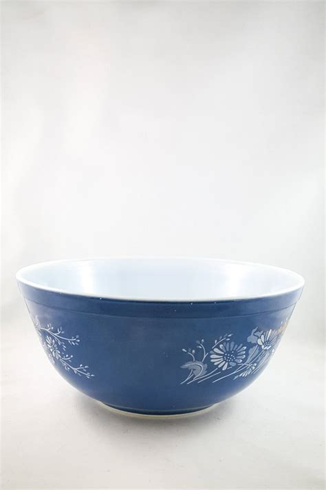 Vintage Pyrex Blue Colonial Mist 403 Mixing Bowl French Daisy Flower