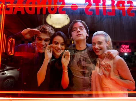 Sex And Murder Come To Riverdale E Online
