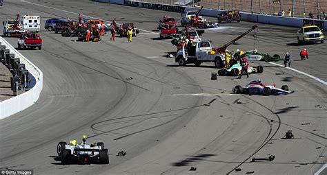 Dan Wheldon Crash Video Indycar Champion Dead After 15 Car Pile Up In Las Vegas Daily Mail Online
