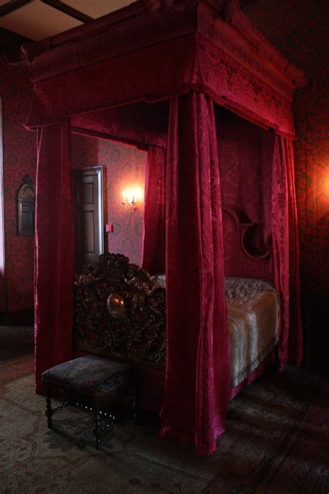 27 Působivých Nápadů Na Gotické Ložnice Li Linguas