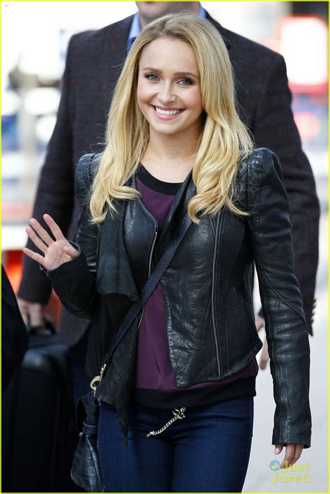 Hayden Panettiere Takes The Train To Manchester Photo Photo