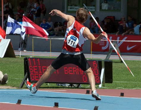 Javelin Throw Rules How To Play Basic Rules Sportsmatik