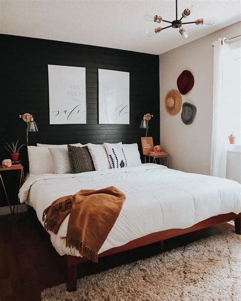 10 Black Accent Wall With Wood