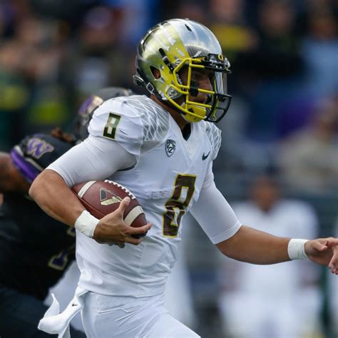 Oregons Qb Marcus Mariota Staying To Bypass 2014 Nfl Draft The All