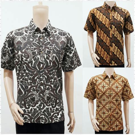 However, malaysians and indonesians used batik in slightly differing contexts. Pin by yebee batik on baju batik lelaki , hubungi ...
