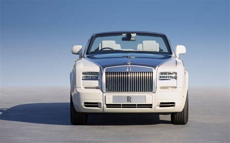Download Rolls Royce Phantom Drophead Wallpaper