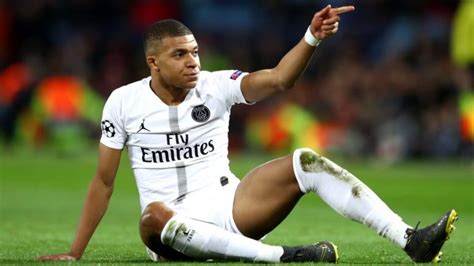 Kylian mbappe is into the last year of his contract at the parc des princes and has told psg it is his. Kylian Mbappe jokingly compared to Pele after training ...