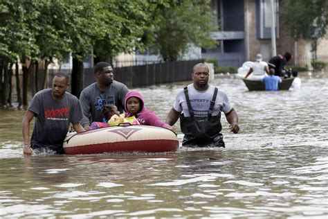 Storm Causes The Worst Flooding Houston Has Seen In 15 Years Los