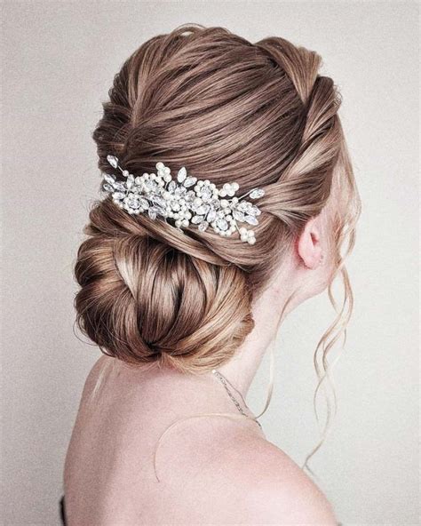 Best Wedding Hairstyles For Every Bride Style 202021 Wedding