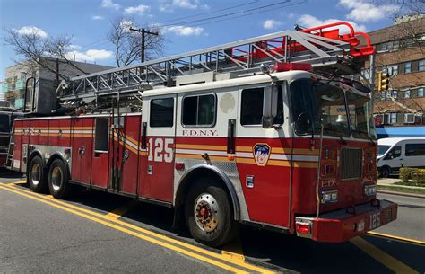 Fdny Fire Department Of New York City Seagrave Ladder 12 Flickr