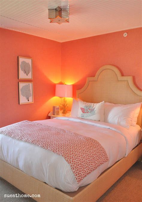 Simple Coral Color Room Ideas For Small Space Home Decorating Ideas